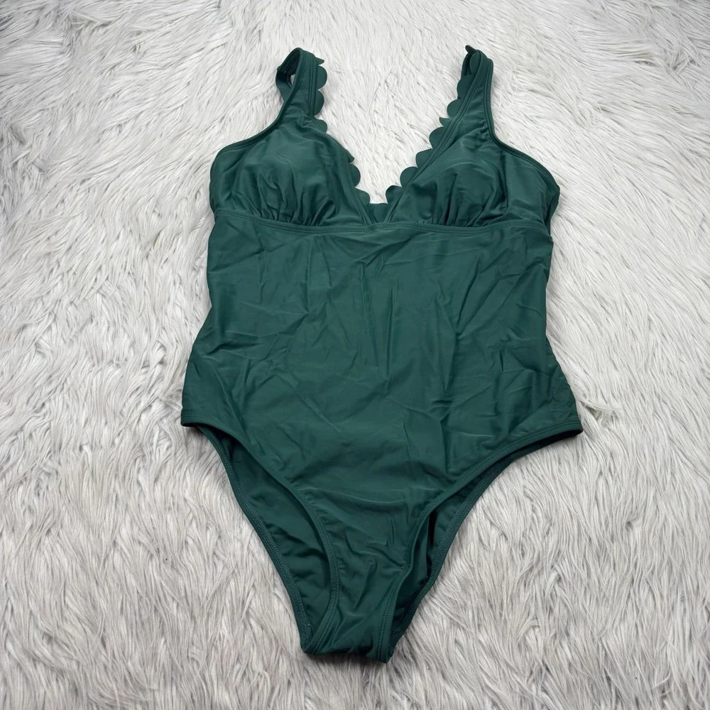 NWT Cupshe Women's‎ XL Green Scallop Plunge V-Neck One Piece Swimsuit